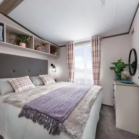 Hot Tub - York - Fishing Lakes - Free Parking - 2 Tatil Evi
