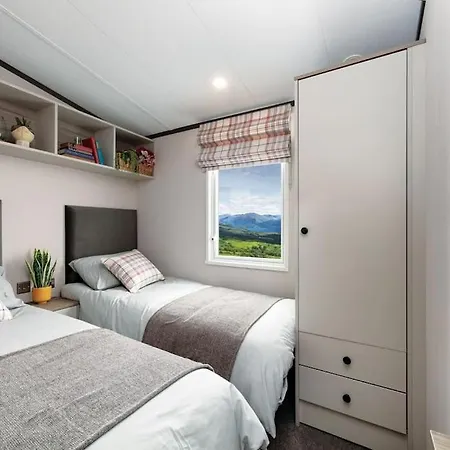 Hot Tub - York - Fishing Lakes - Free Parking - 2 *