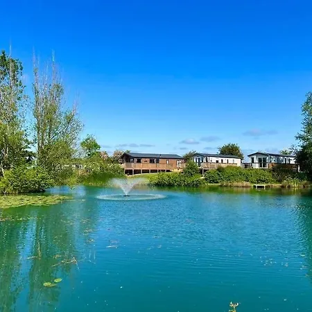 Hot Tub - York - Fishing Lakes - Free Parking - 2 Malton