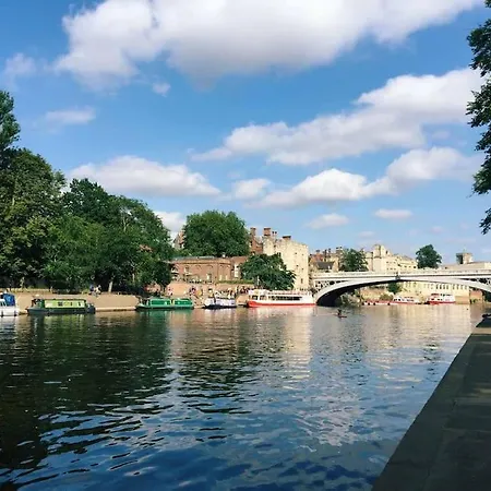 Hot Tub - York - Fishing Lakes - Free Parking - 2 * Malton