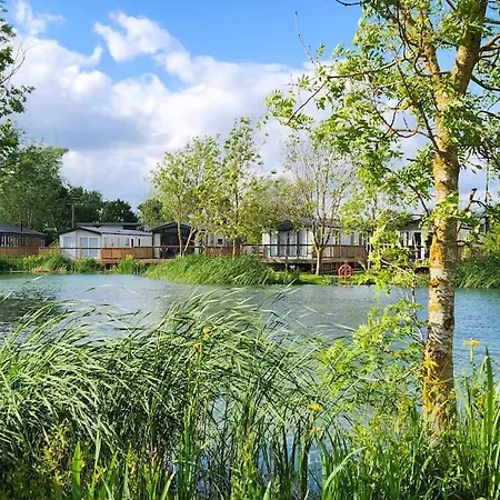 Hot Tub - York - Fishing Lakes - Free Parking - 2 * Malton